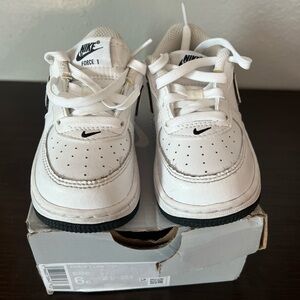 Nike Kids Force 1’s low, white & black. Size 6C
